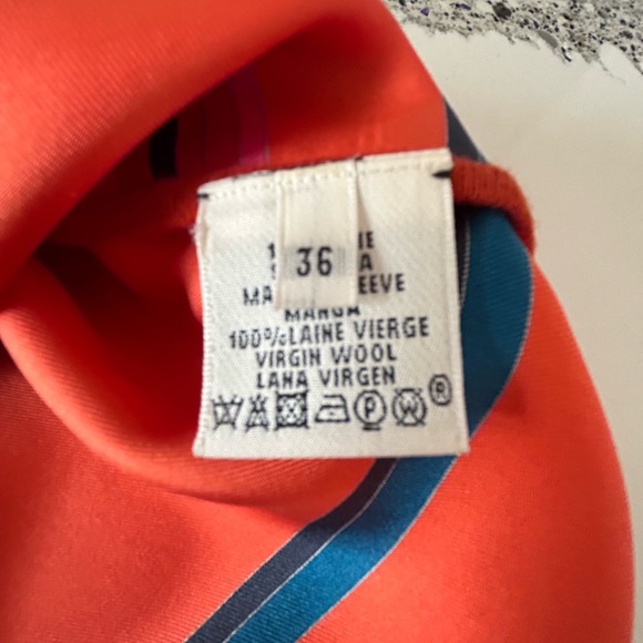 Like New  Authentic Hermés Worn once short sleeve blouse - Picture 3 of 4